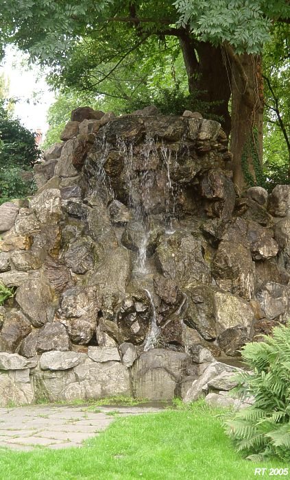 Brunnen im Alleegarten 01