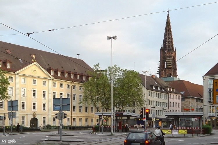 Siegesdenkmal h